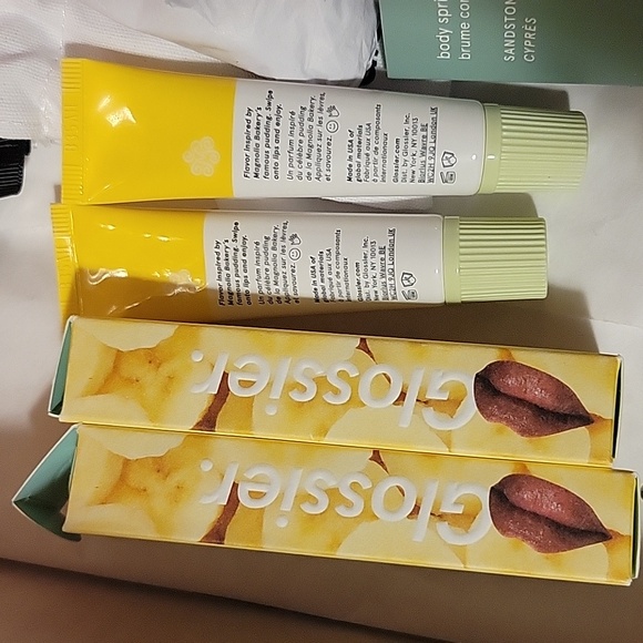 Glossier Banana Bundle - Picture 7 of 10